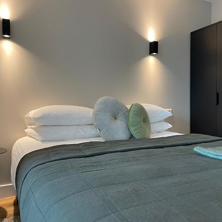 Hotel-Restaurant "Lely" Oude-Tonge ภายนอก รูปภาพ