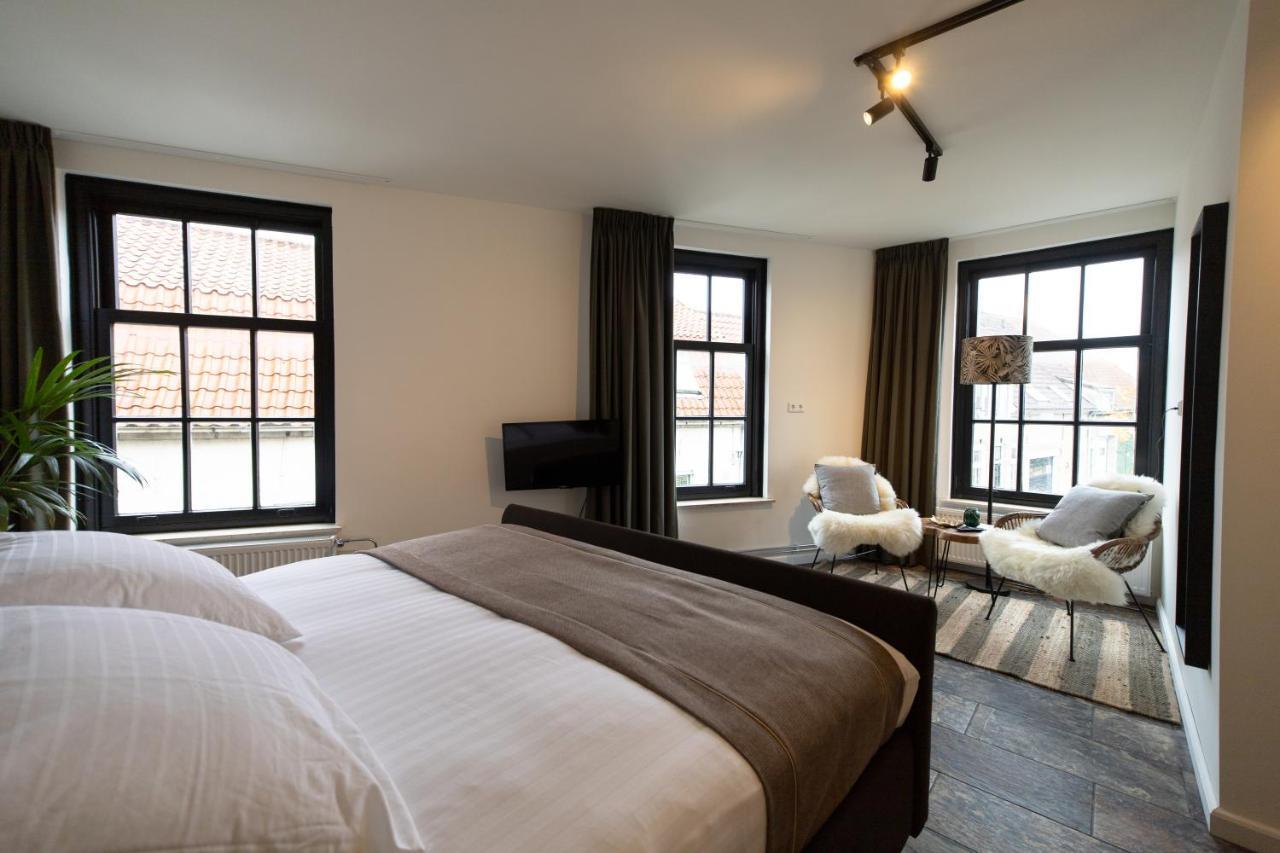 Hotel-Restaurant "Lely" Oude-Tonge ภายนอก รูปภาพ