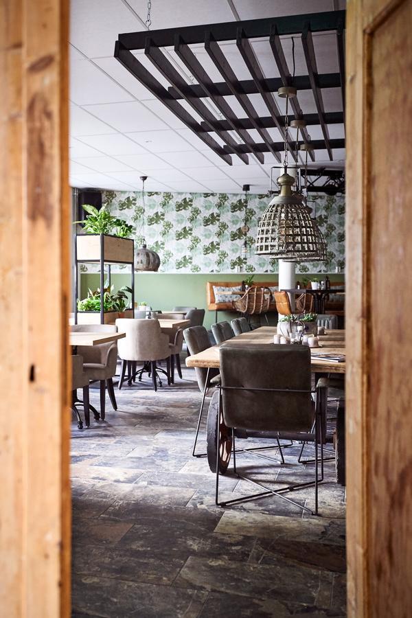 Hotel-Restaurant "Lely" Oude-Tonge ภายนอก รูปภาพ